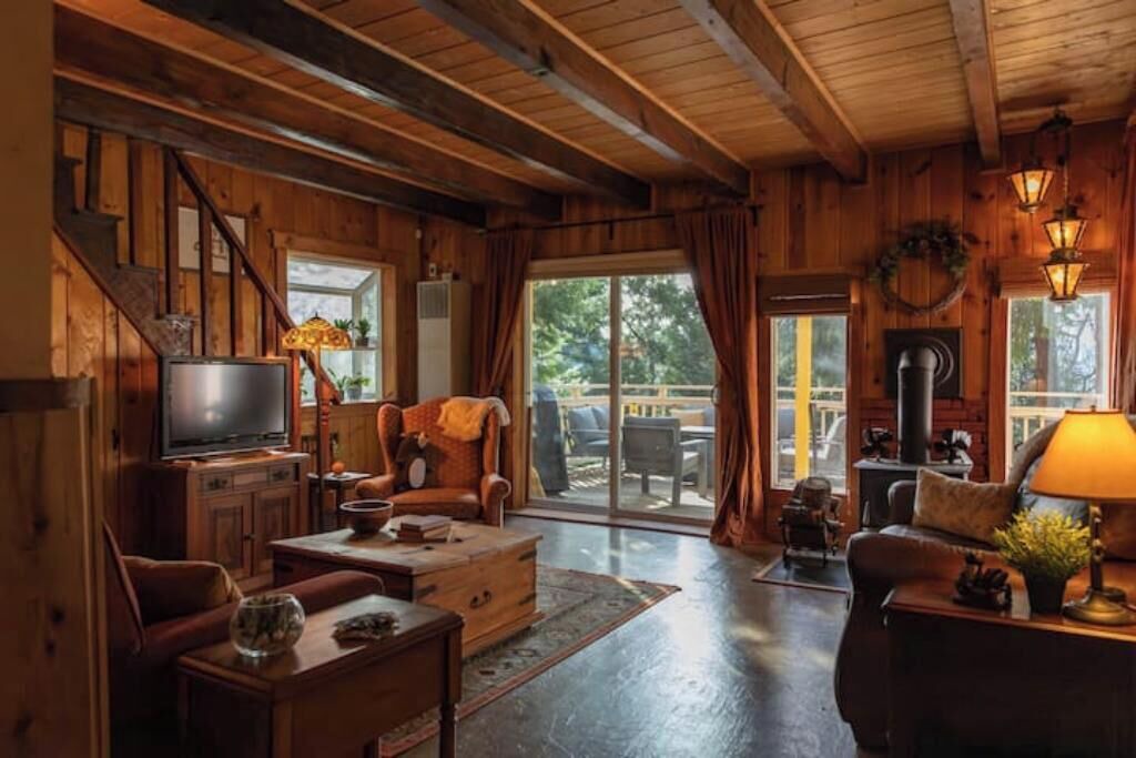 Photo of Livingroom in Arrowhead Villas