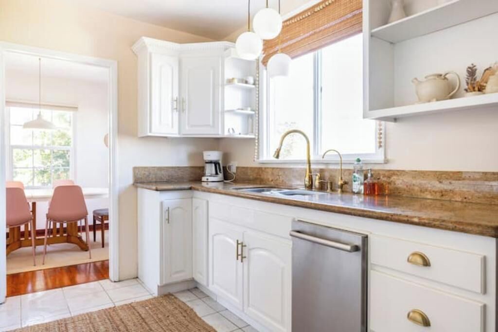 Photo of Kitchen in Harbor Gateway North