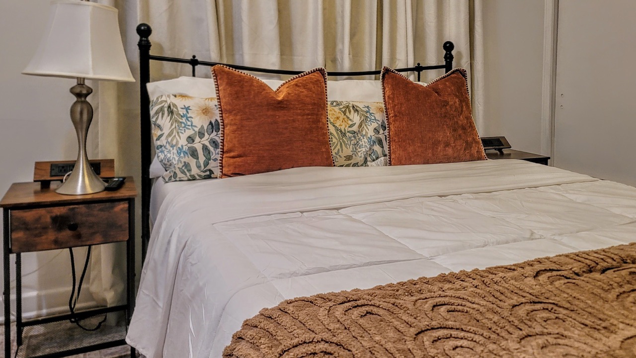 Photo of Bedroom in Walnut Valley