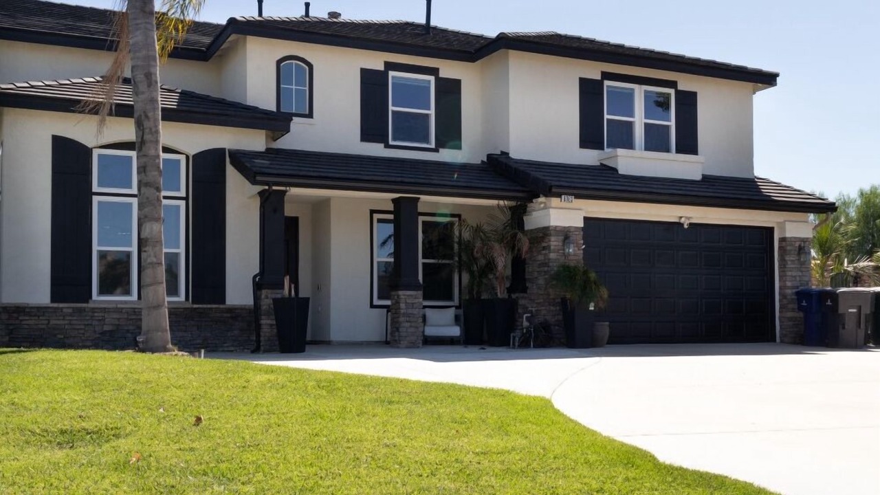 Photo of Outdoor in Estates at Canyon Crest