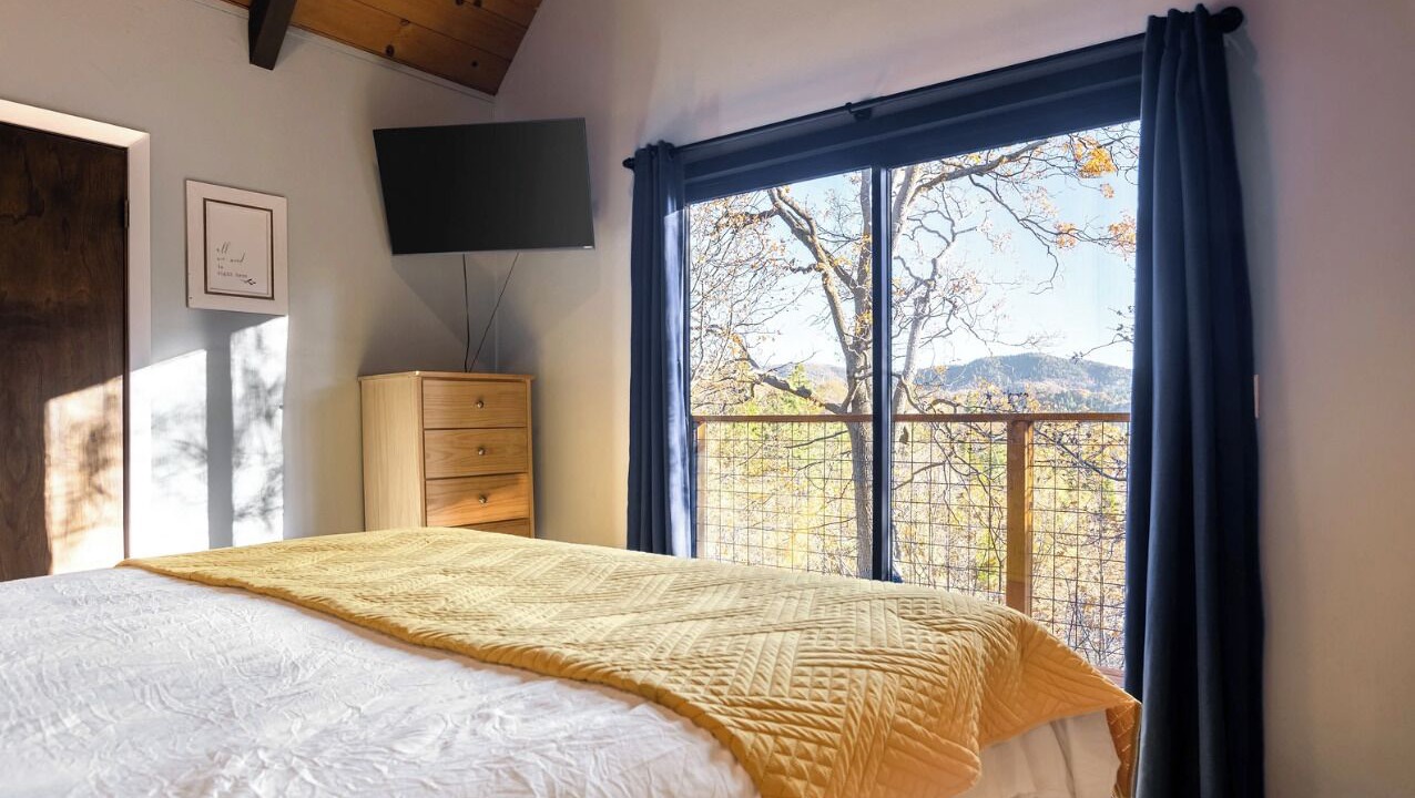 Photo of Bedroom in Lake Arrowhead