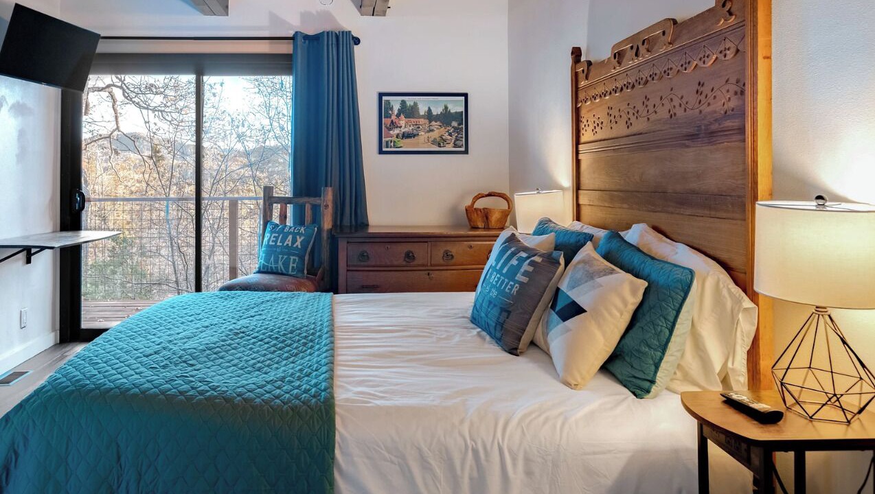 Photo of Bedroom in Lake Arrowhead
