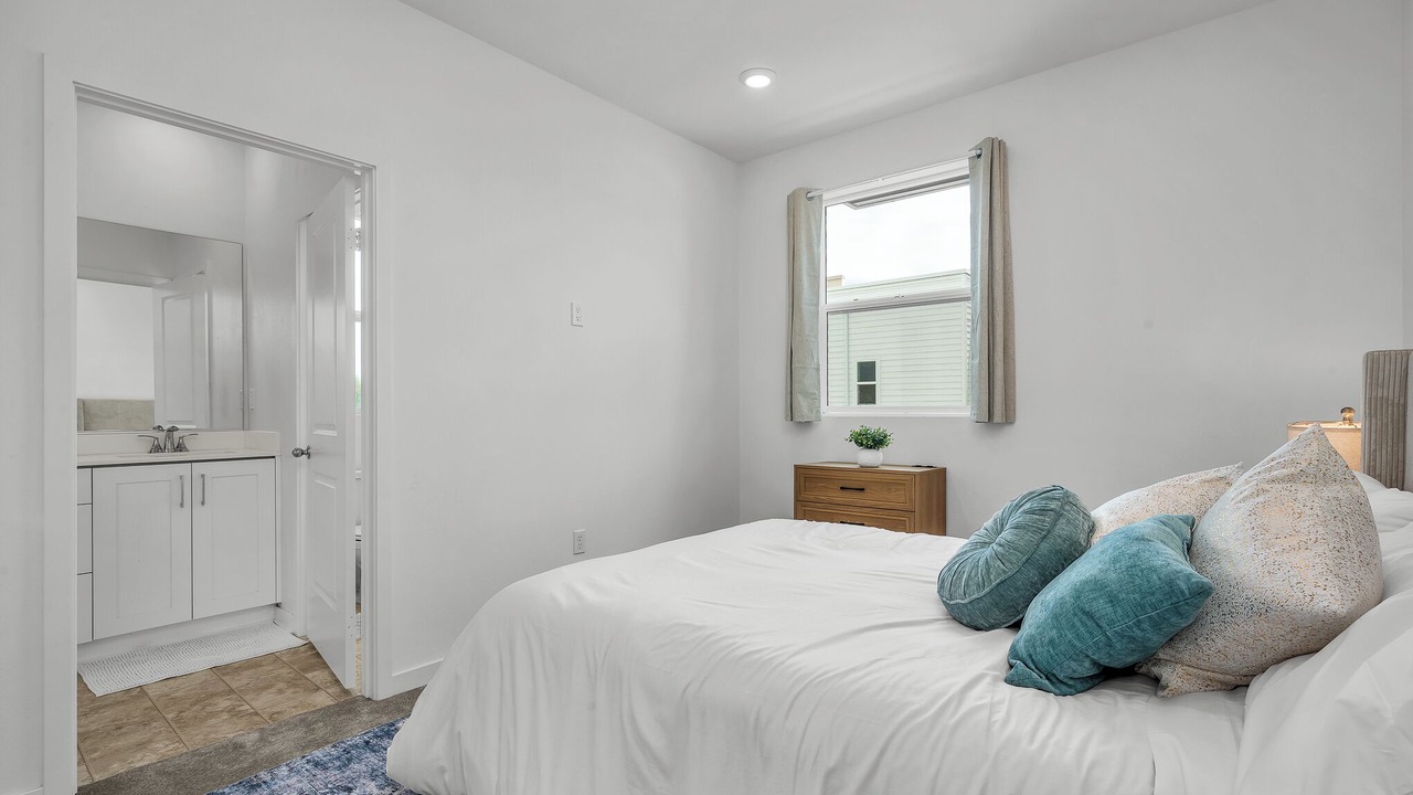 Photo of Bedroom in North Hills East