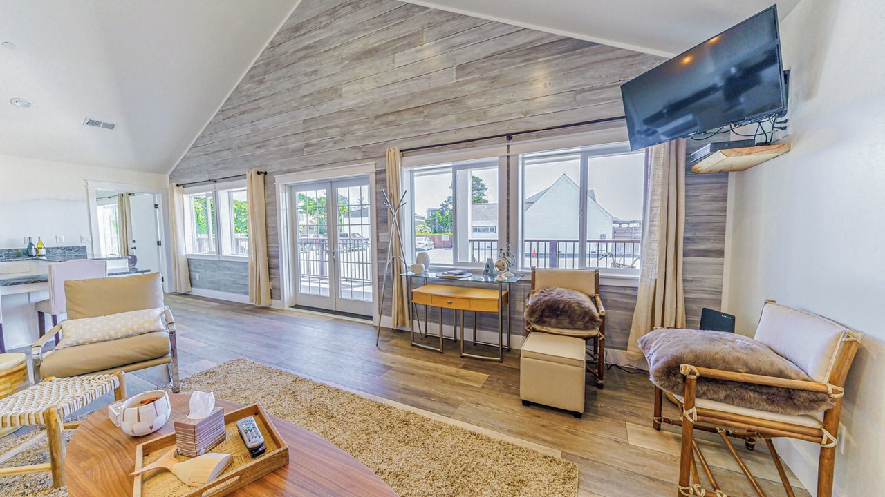 Photo of Livingroom in Crescent City North