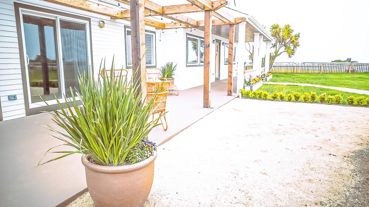 Photo of Patio Balcony in Crescent City North