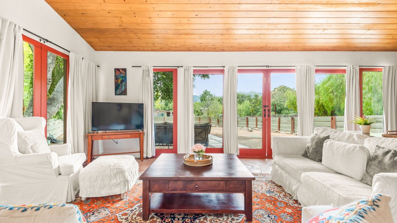 Photo of Livingroom in Agoura Hills