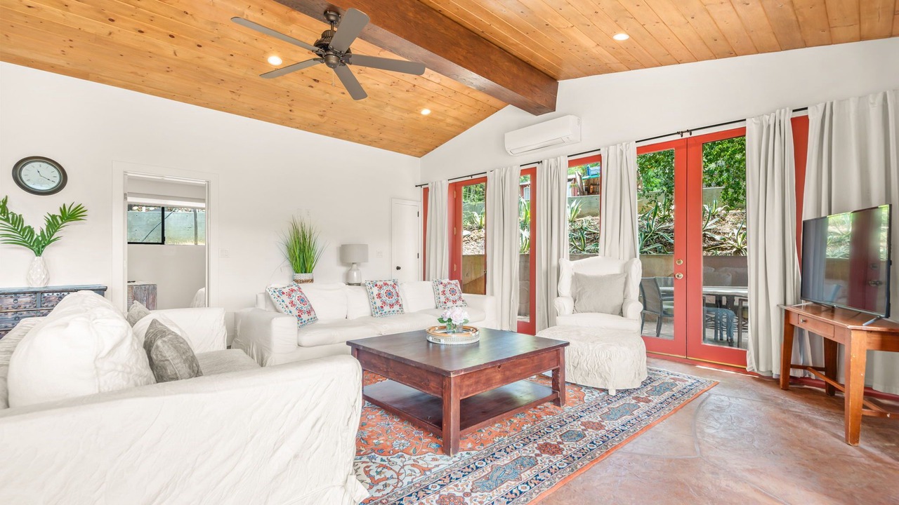 Photo of Livingroom in Agoura Hills