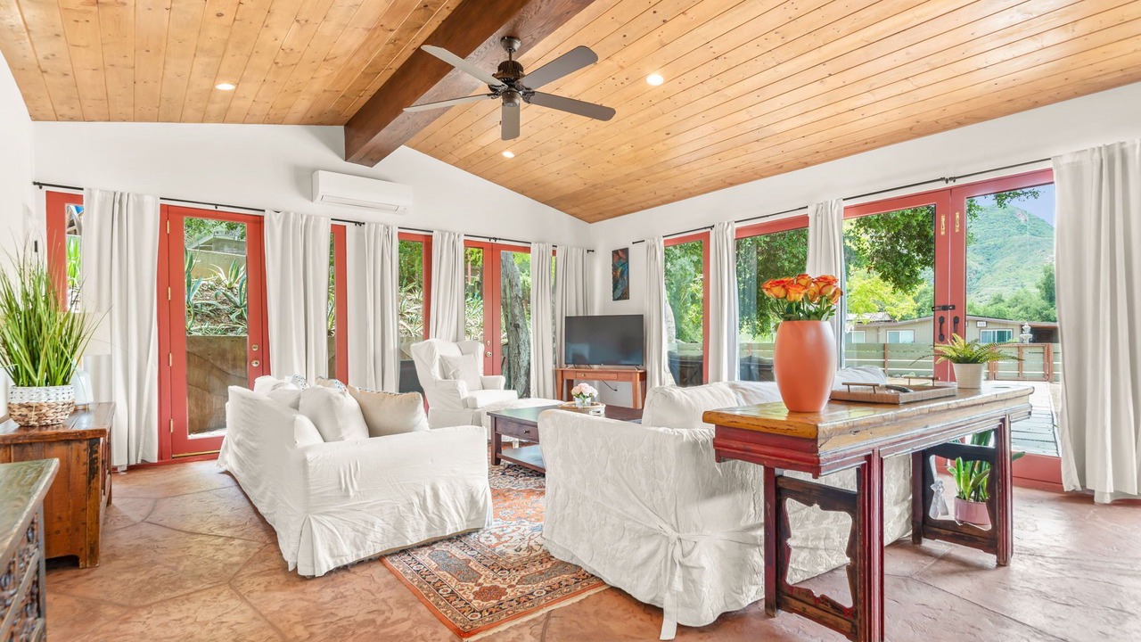Photo of Livingroom in Agoura Hills