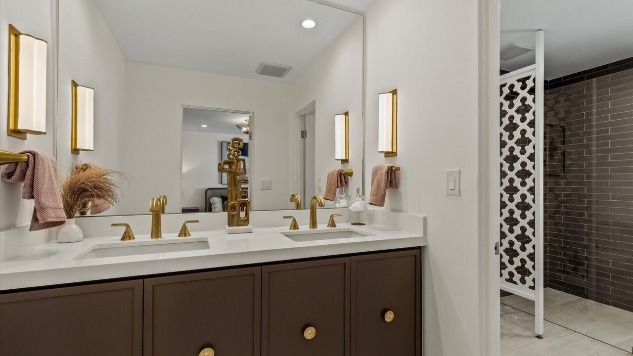 Photo of Bathroom in Sunrise Vista Chino