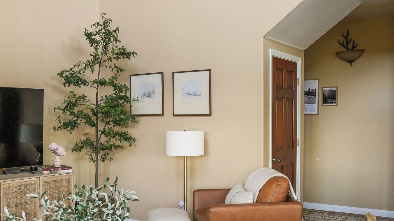 Photo of Livingroom in Cedar Glen