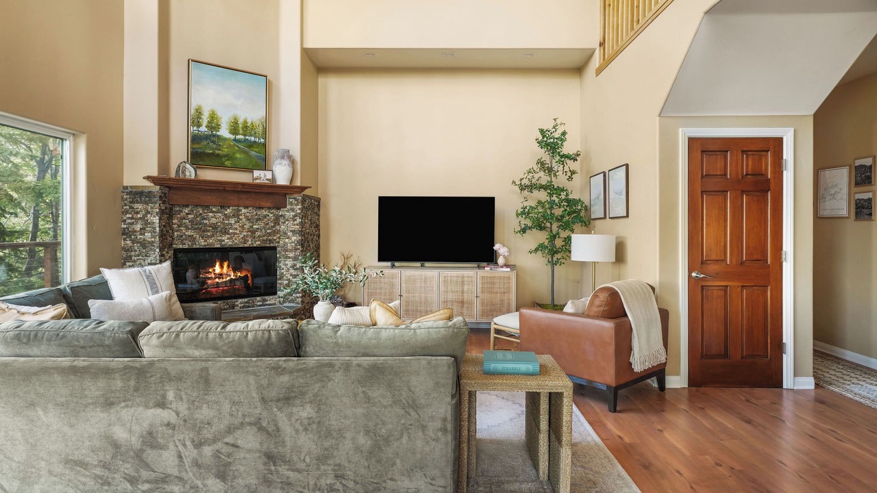 Photo of Livingroom in Cedar Glen