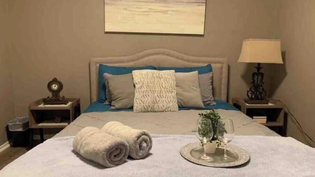 Photo of Bedroom in Downtown Riverside