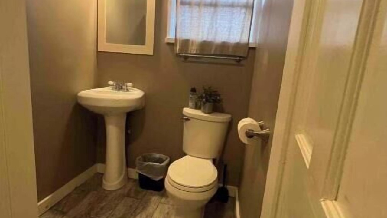 Photo of Bathroom in Downtown Riverside