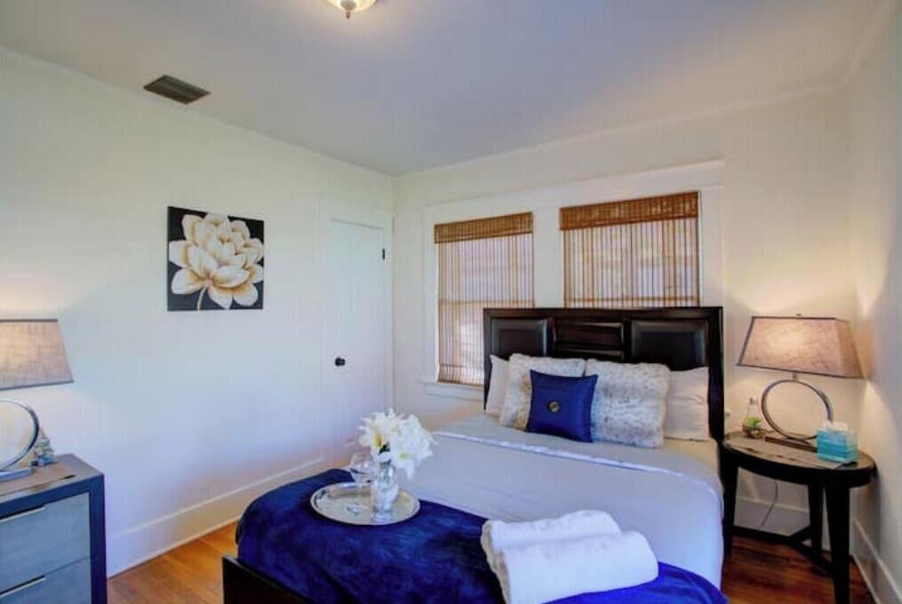 Photo of Bedroom in Downtown Riverside