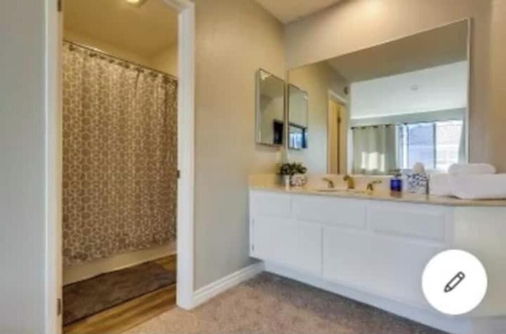 Photo of Bathroom in Ontario