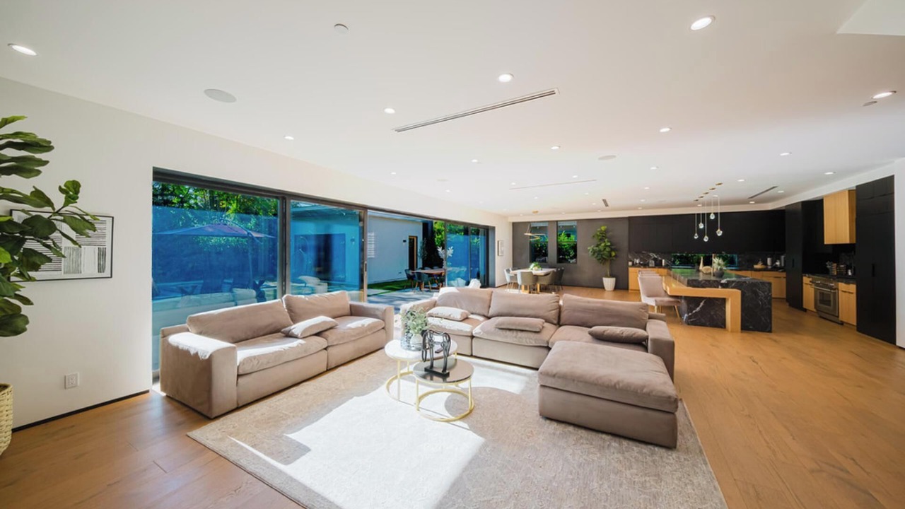 Photo of Livingroom in Sherman Oaks