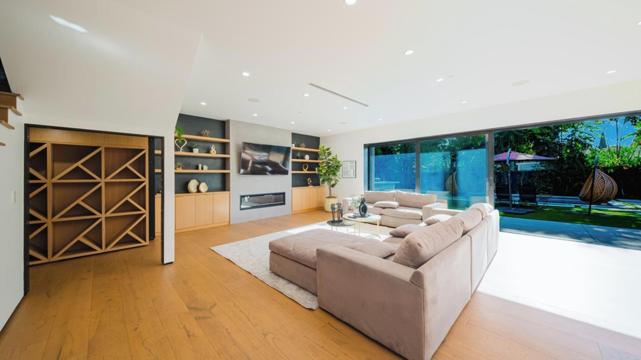 Photo of Livingroom in Sherman Oaks