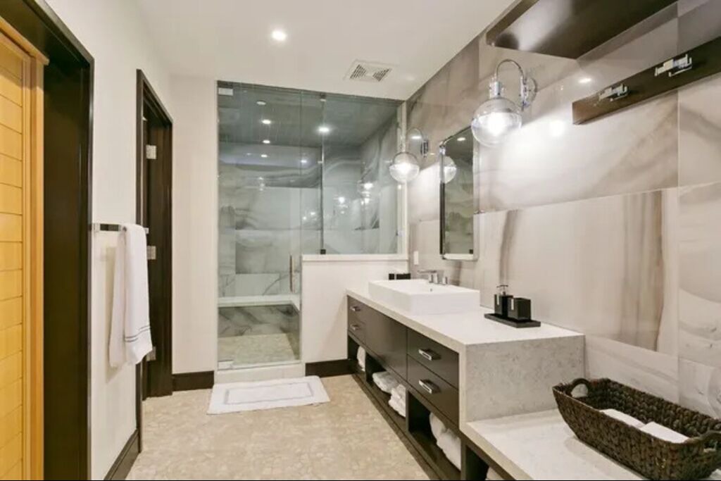 Photo of Bathroom in Hermosa Beach