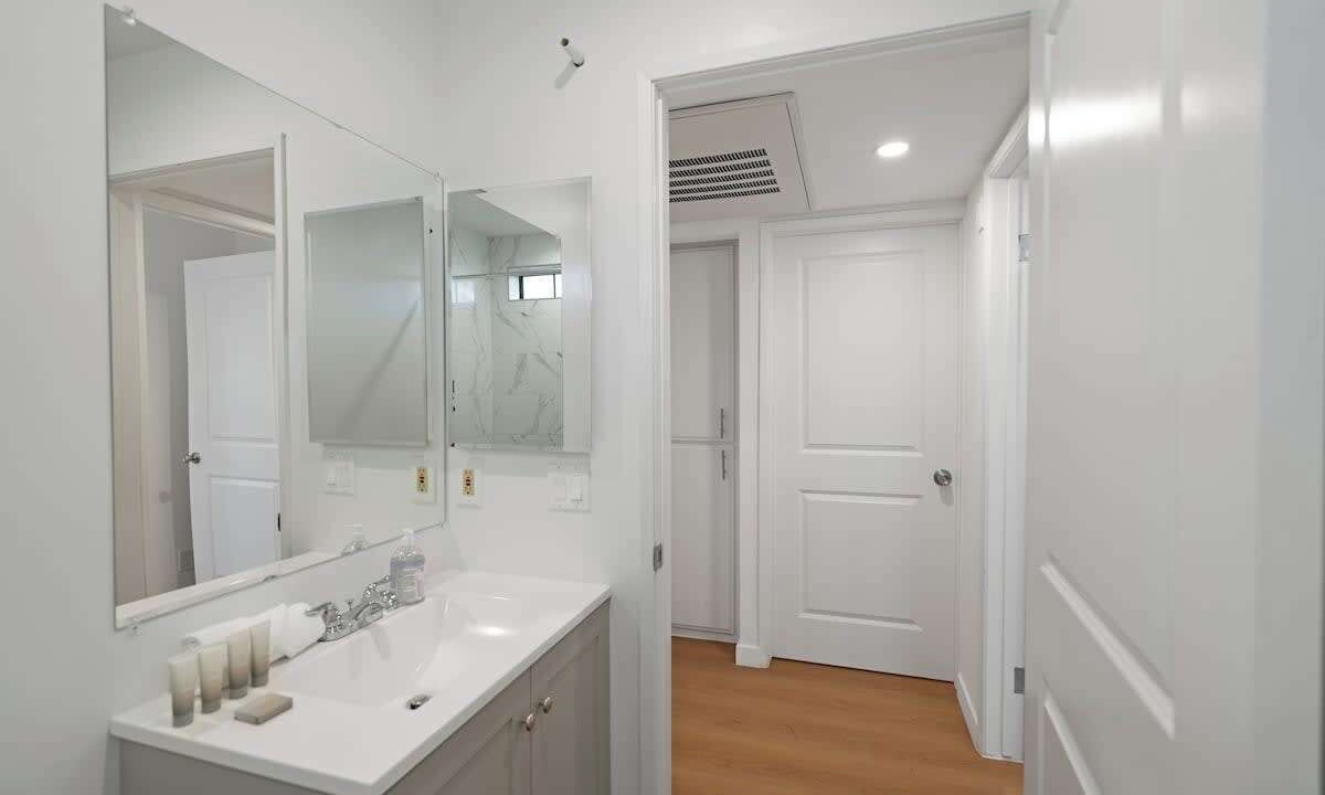 Photo of Bathroom in Van Nuys