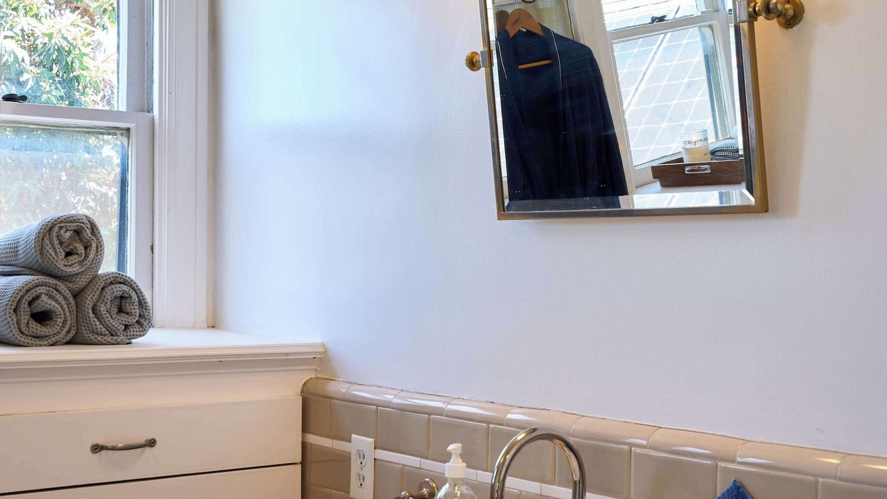Photo of Bathroom in Los Feliz