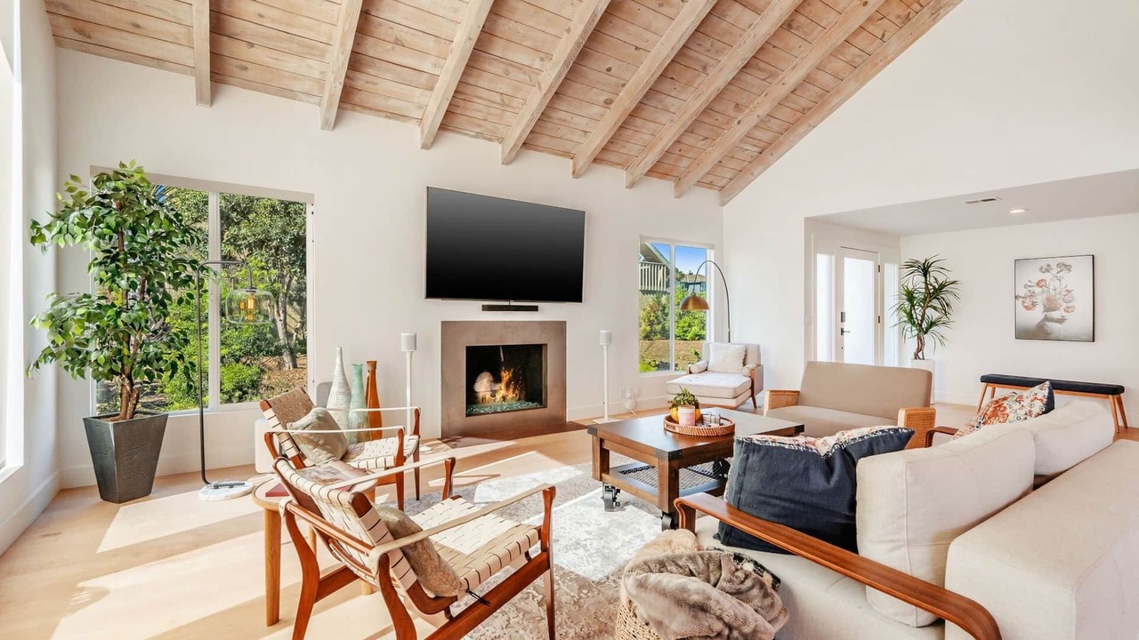 Photo of Livingroom in Channel Islands