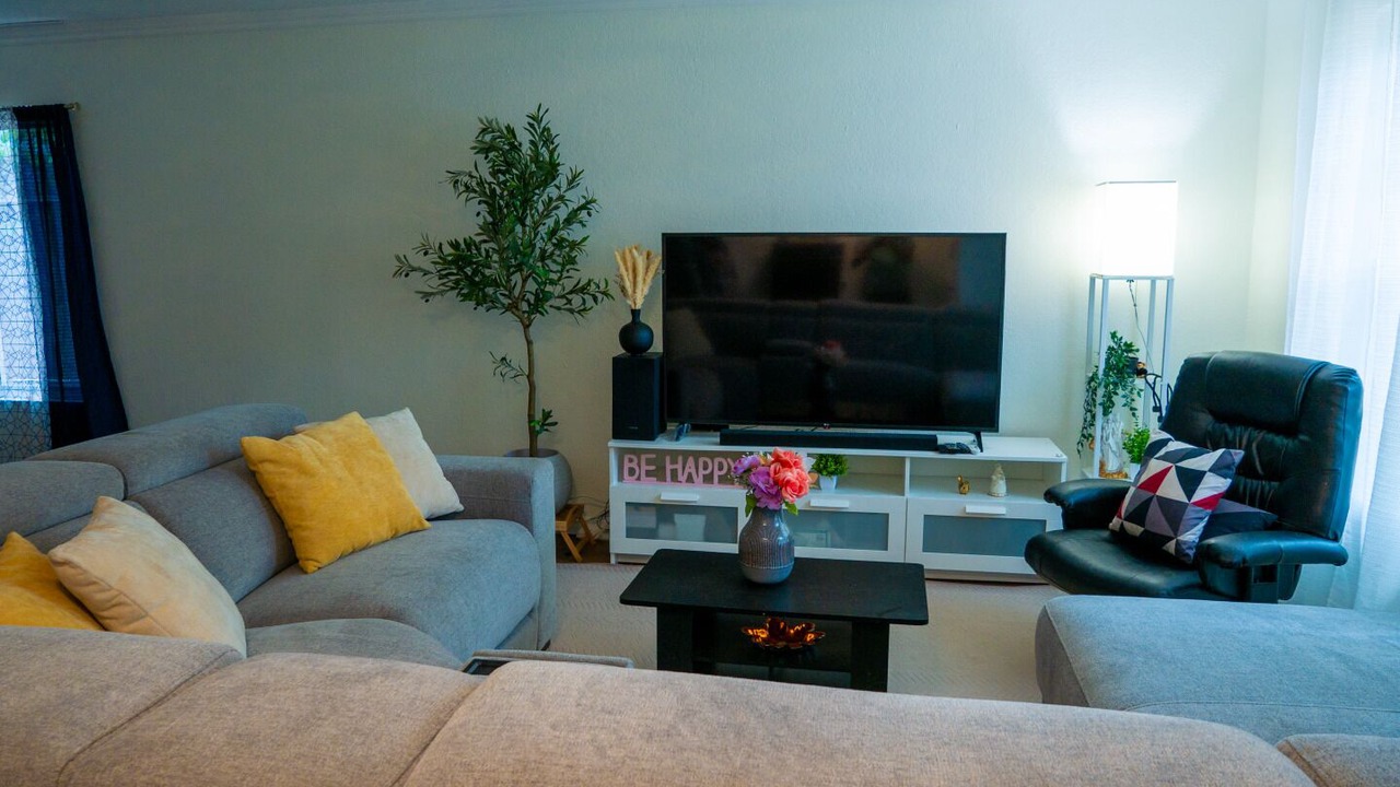 Photo of Livingroom in Northside