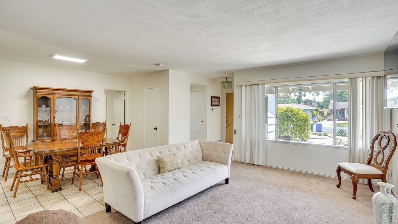 Photo of Livingroom in Downey