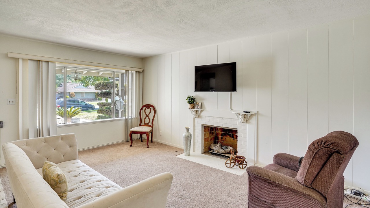 Photo of Bedroom in Downey