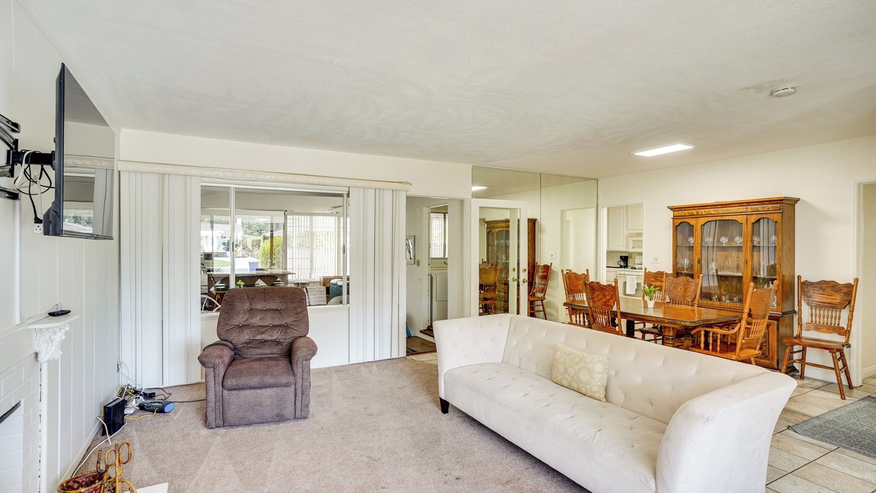 Photo of Livingroom in Downey
