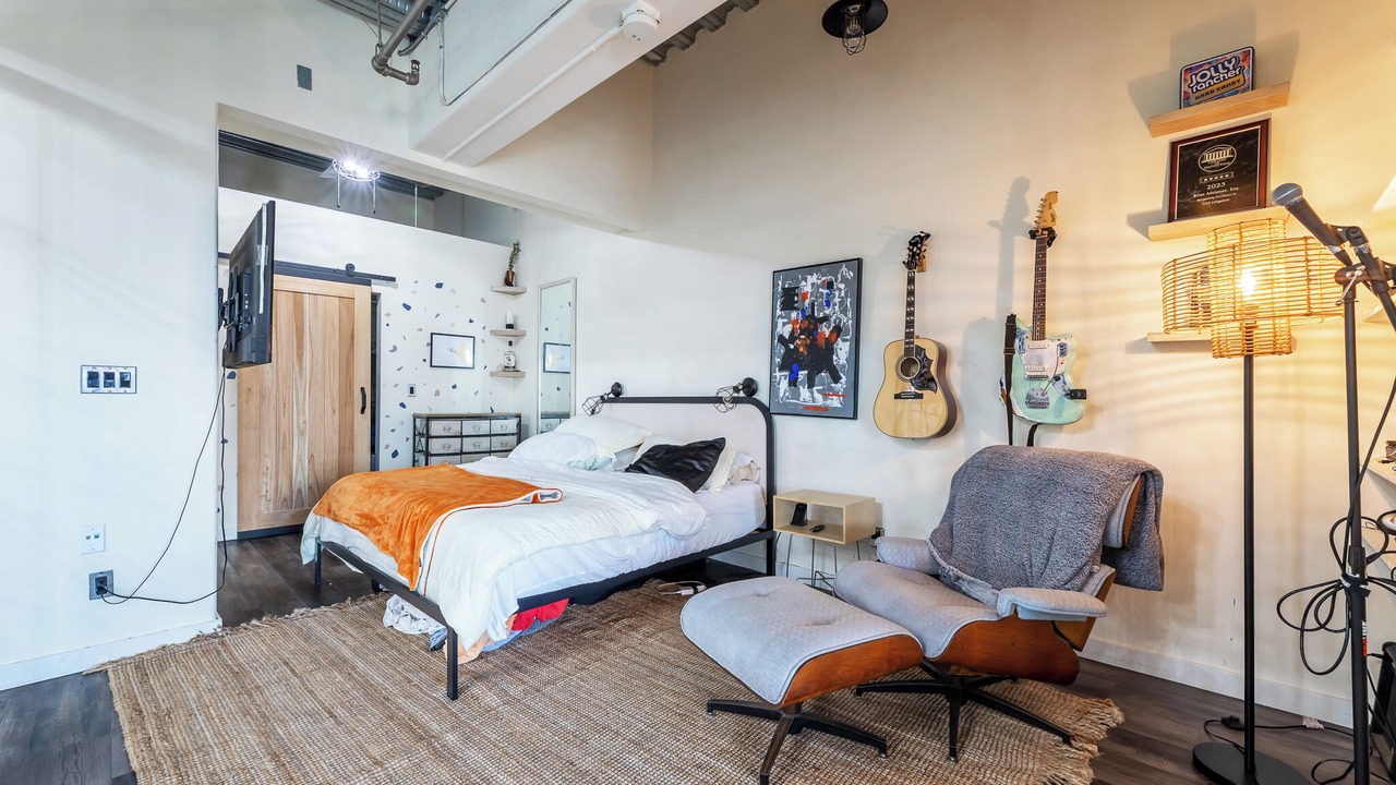 Photo of Bedroom in Historic Core