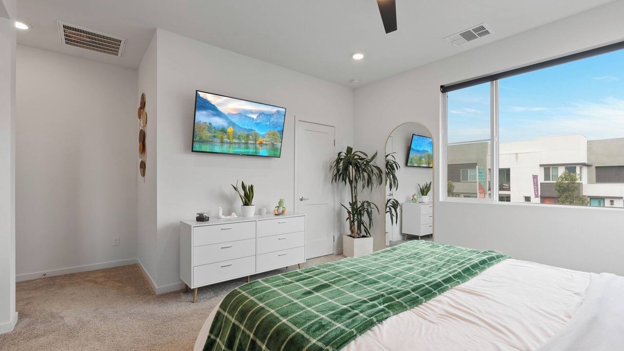 Photo of Bedroom in Mira Loma