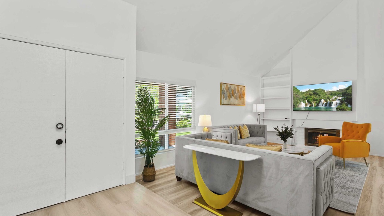 Photo of Livingroom in Lake Forest