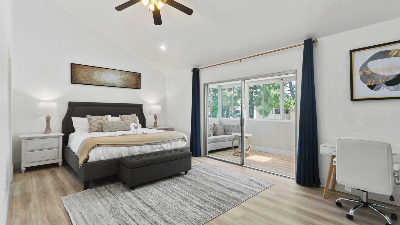 Photo of Bedroom in Lake Forest
