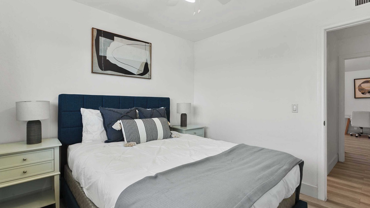 Photo of Bedroom in Lake Forest