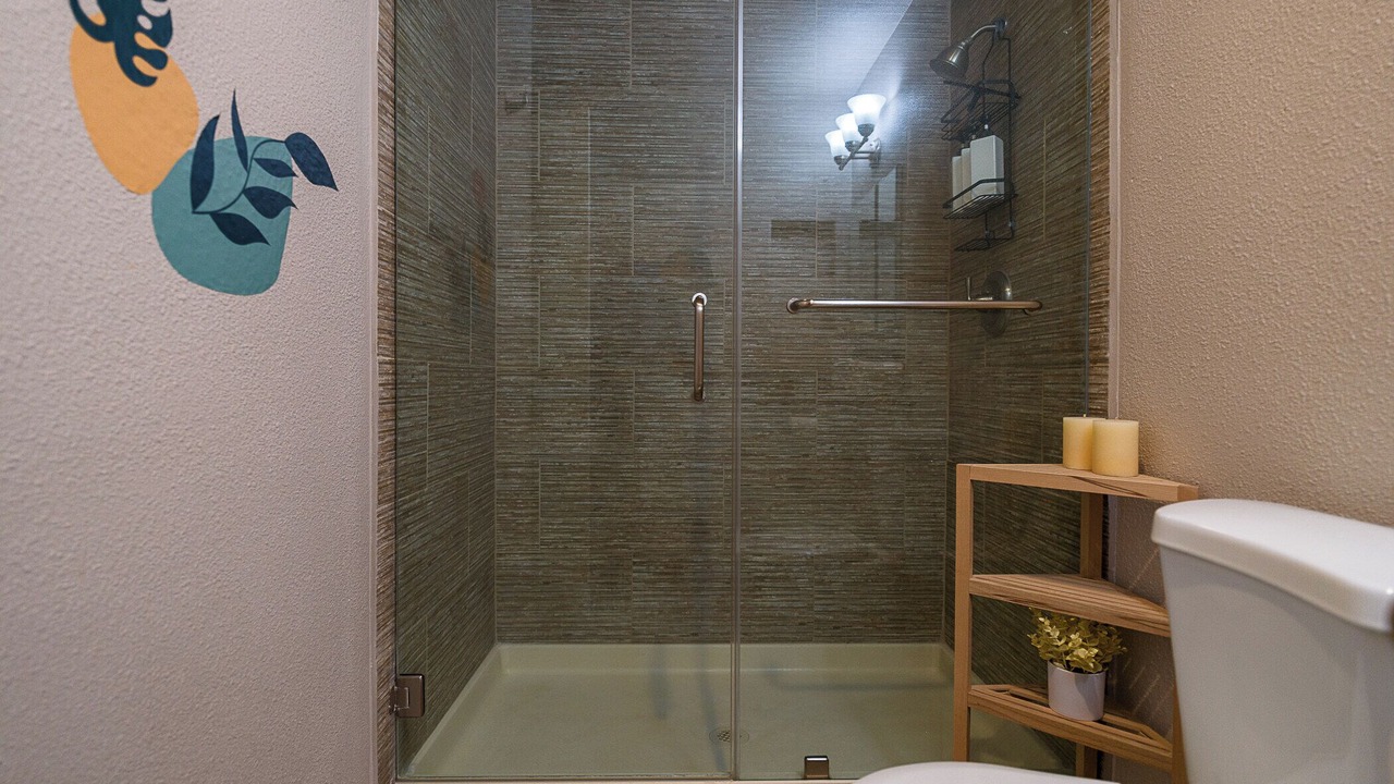 Photo of Bathroom in Estates at Canyon Crest