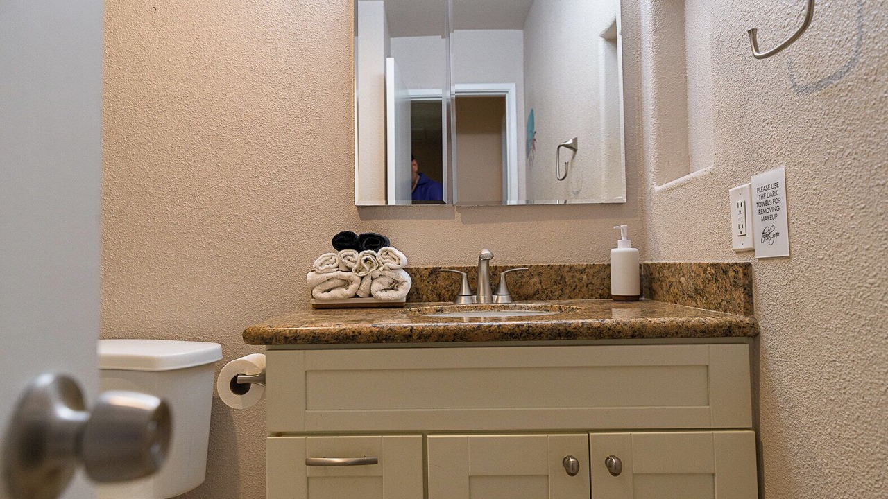 Photo of Bathroom in Estates at Canyon Crest