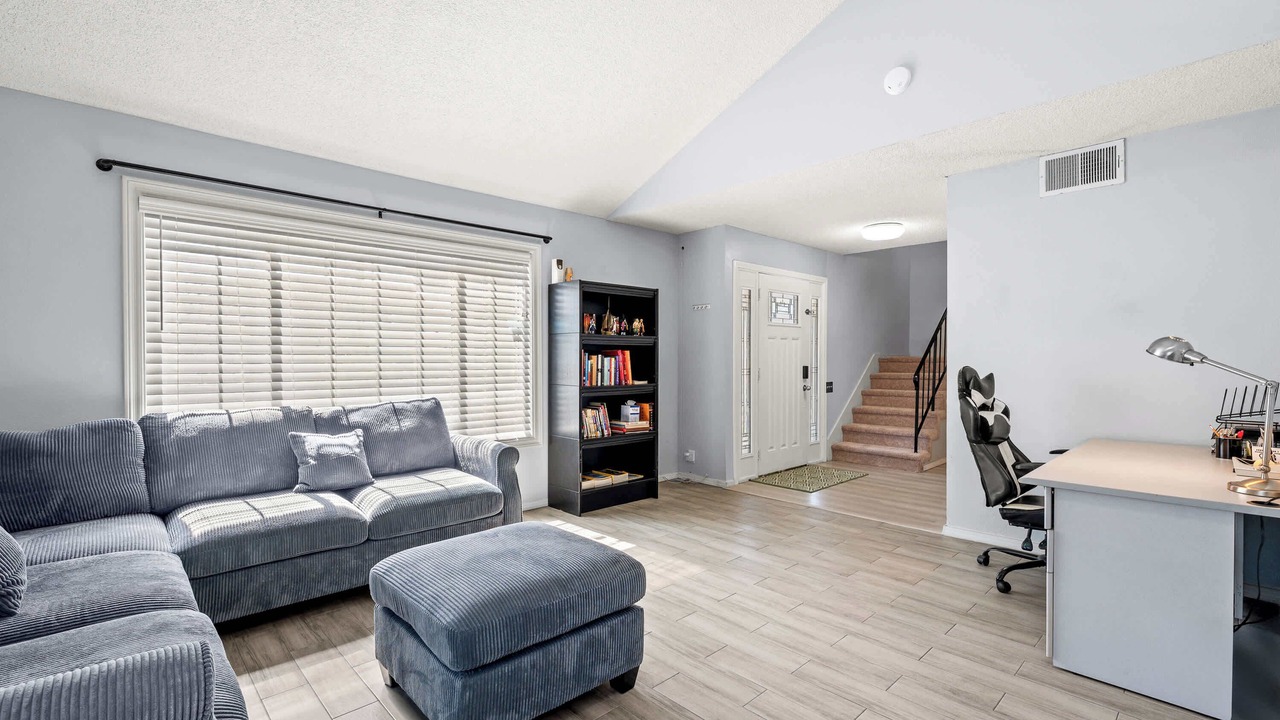 Photo of Livingroom in Ontario