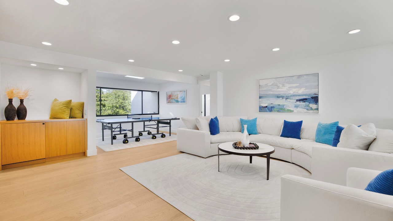 Photo of Livingroom in Western Malibu