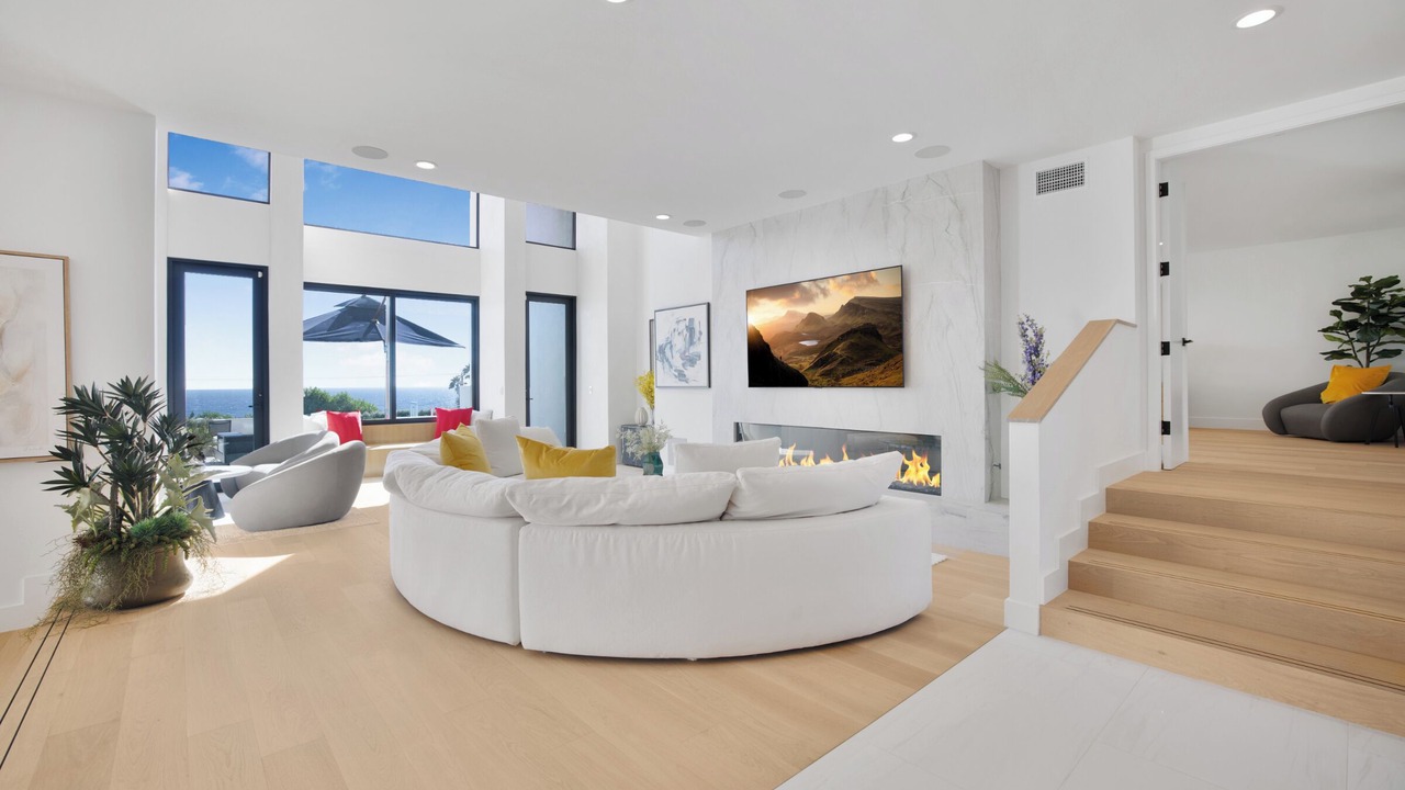 Photo of Livingroom in Western Malibu