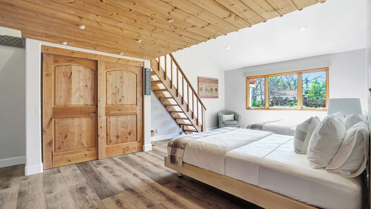 Photo of Bedroom in Woodland Hills