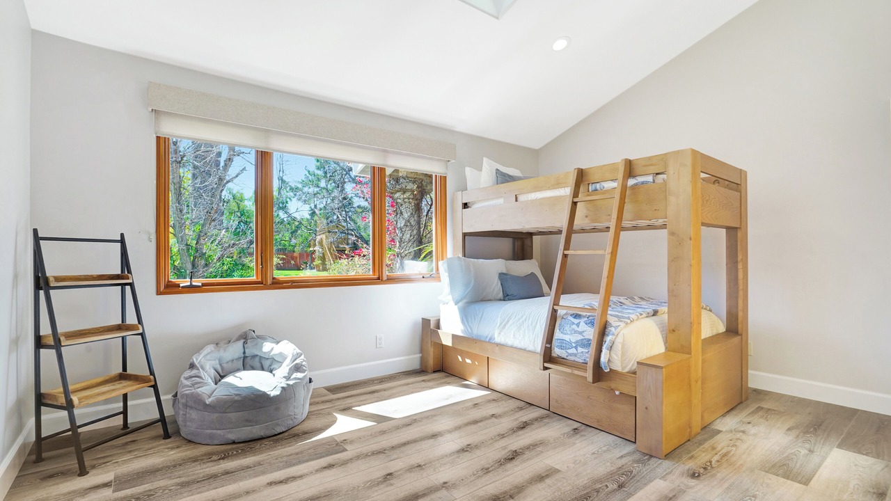 Photo of Bedroom in Woodland Hills