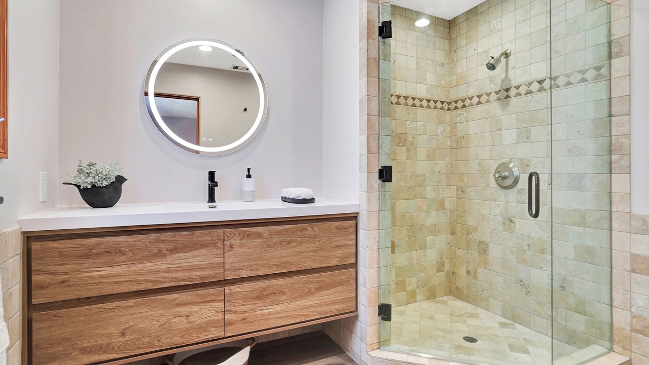Photo of Bathroom in Woodland Hills