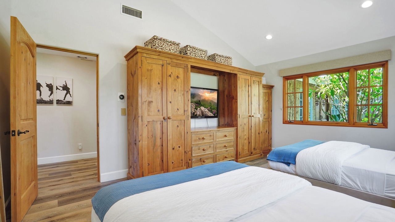 Photo of Bedroom in Woodland Hills