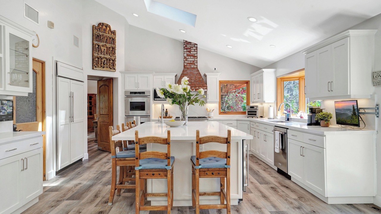 Photo of Kitchen in Woodland Hills