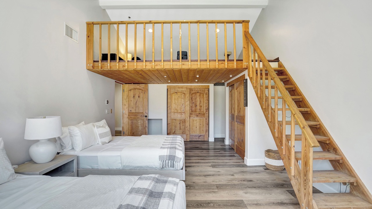 Photo of Bedroom in Woodland Hills