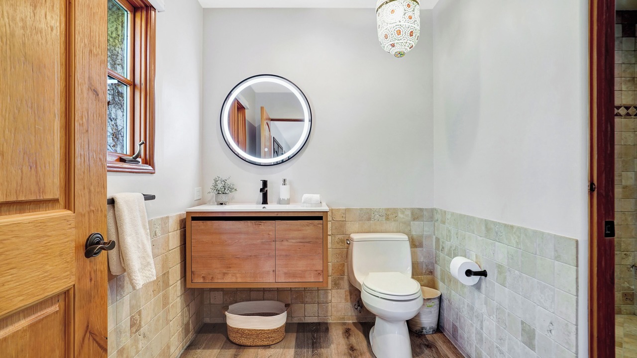 Photo of Bathroom in Woodland Hills