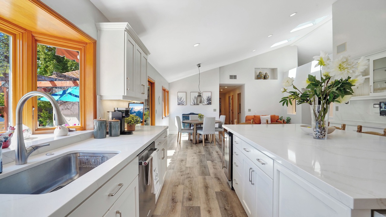 Photo of Kitchen in Woodland Hills