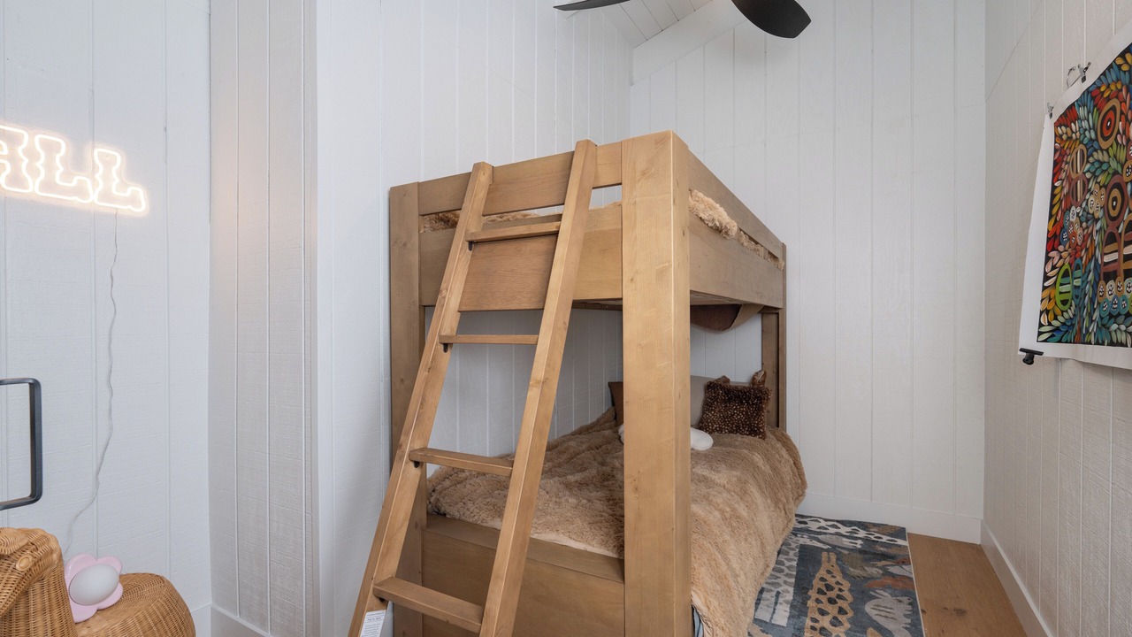 Photo of Bedroom in Coarsegold