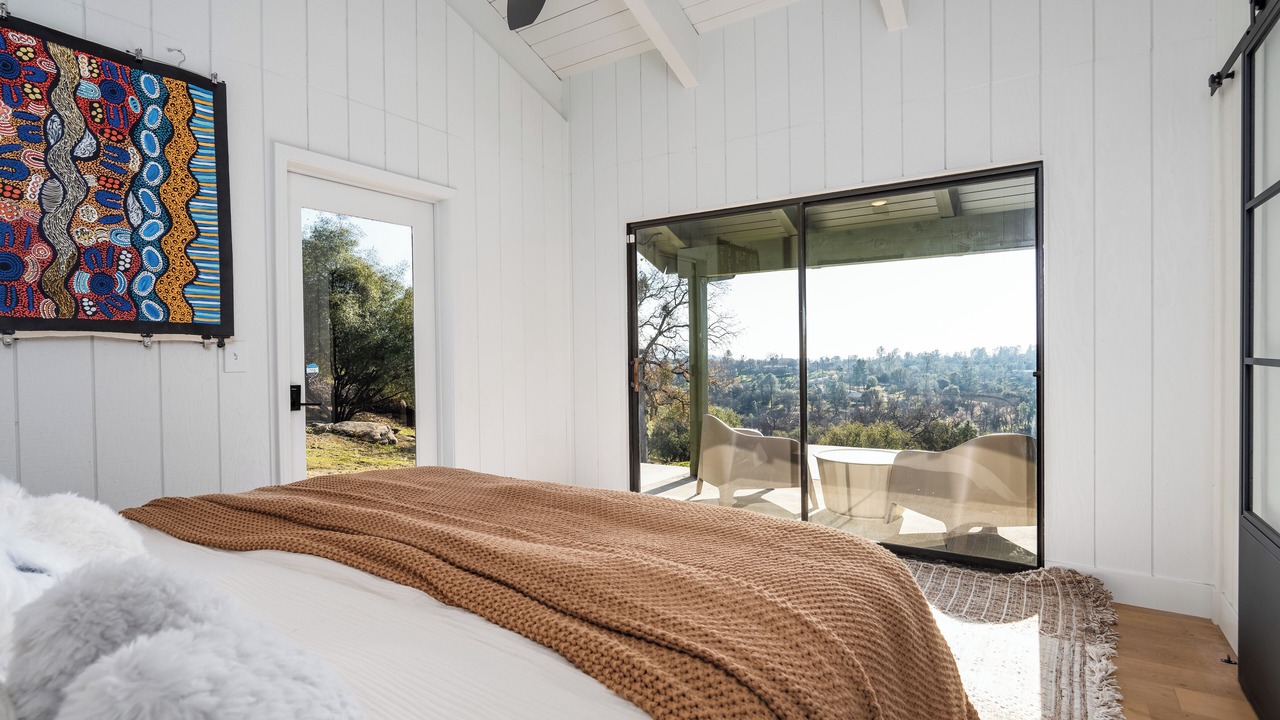 Photo of Bedroom in Coarsegold