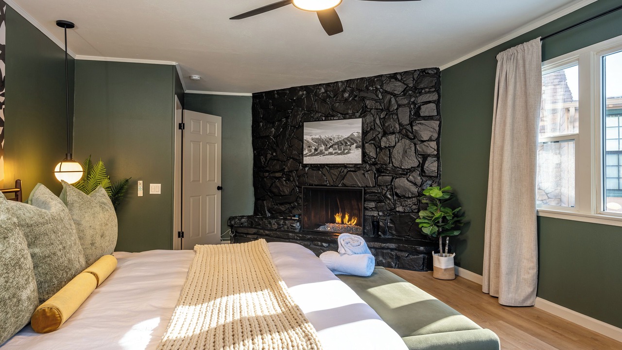 Photo of Bedroom in Summit Estates